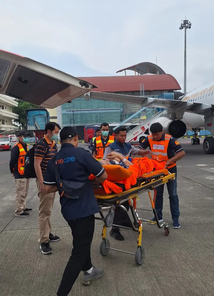 medical stretcher flight Indonesia